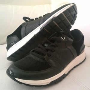 BRAND NEW Calvin Klein Vinnie Sneakers